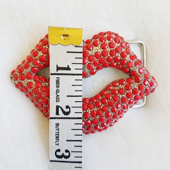 Red Stones Lips Silver Buckle - Picture 3 of 6